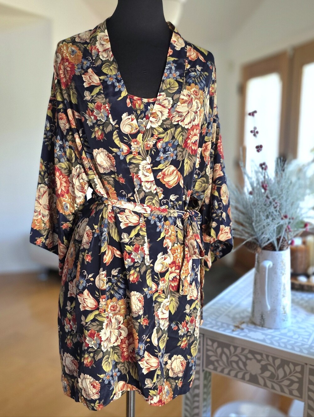 🍒EUC🍒 VINTAGE VICTORIA'S SECRET GOLD LABEL SLIP & ROBE SET